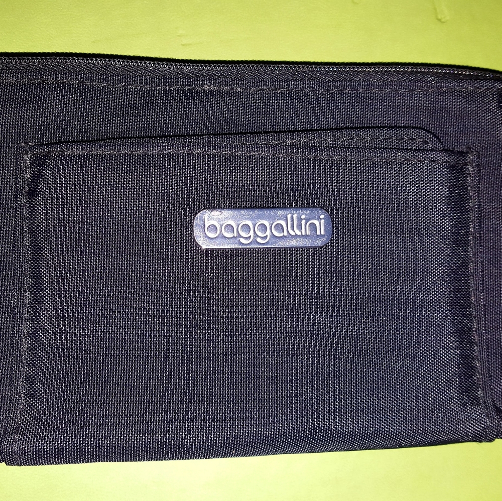 NWOT Baggallini wristlet